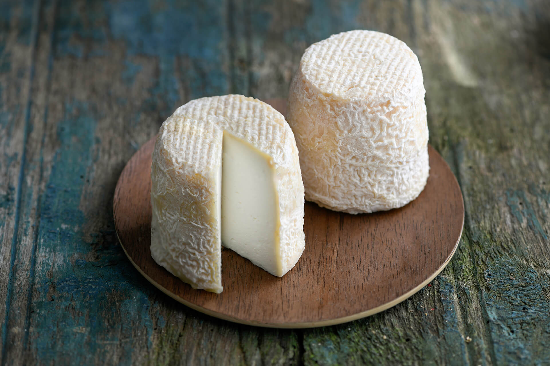 Grande image de fond pour la note & goût du fromage Chabichou du poitou AOP