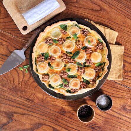 Tarte pissenlits et buchette de chèvre affinée