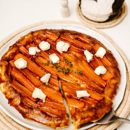 Tarte tatin de carottes et Mothais sur feuille AOC