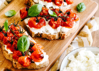 Bruschettas aux tomates confites et Brocciu AOP