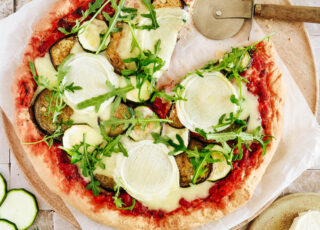 Pizza au légumes d'été et Rocamadour AOP