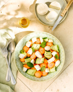 Salade fraicheur au melon, concombre et fromage de chèvre Chavignol AOP