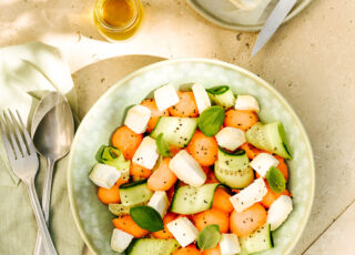 Salade fraicheur au melon, concombre et fromage de chèvre Chavignol AOP