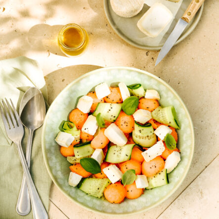 Salade fraicheur au melon, concombre et fromage de chèvre Chavignol AOP
